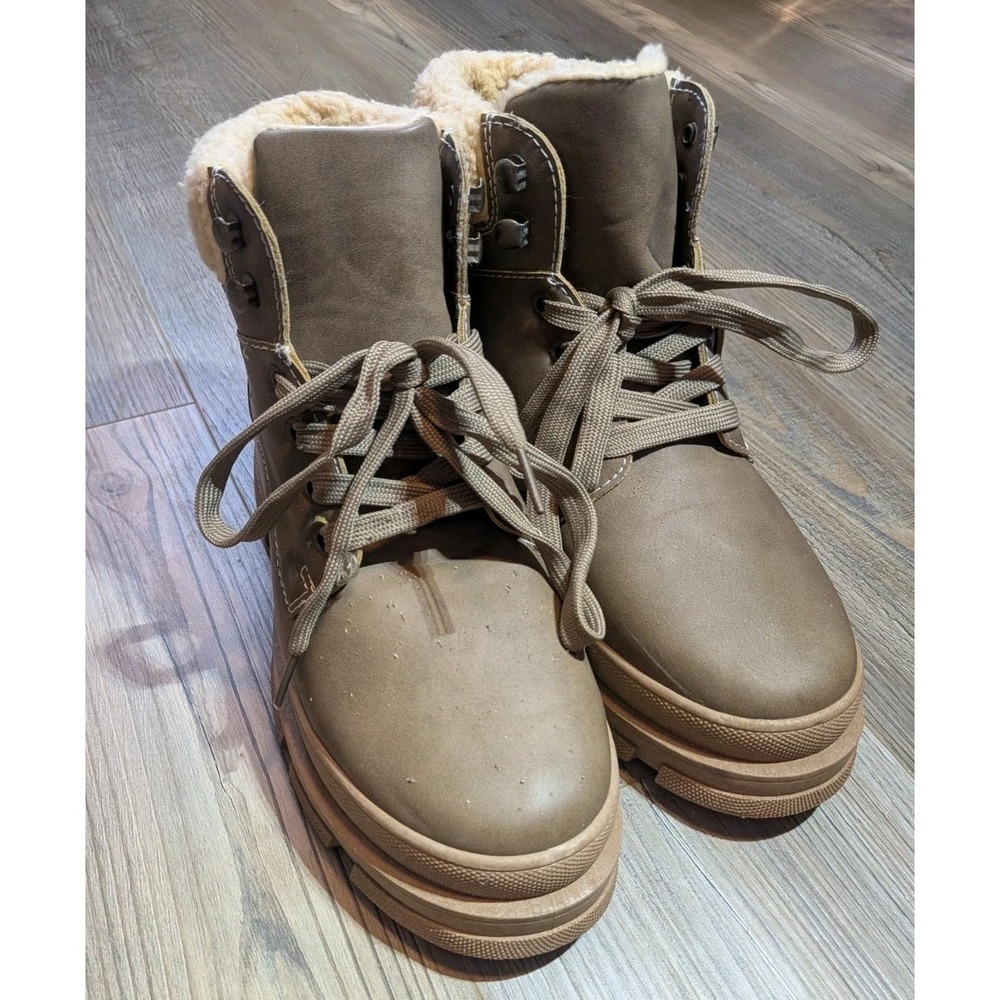 Street Wear Society Women's Size 9 Tan Combat Boots
